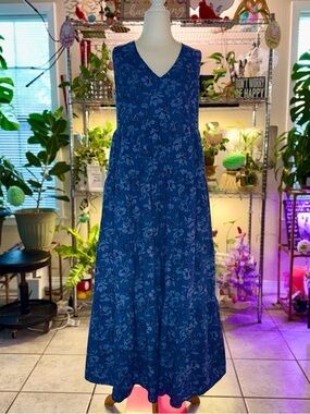 Universal Threads Sz XL NWOT Blue Floral V-Neck Maxi Dress